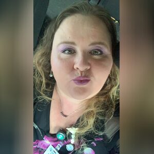 analisee, online dating profile photo