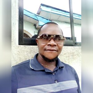 eguneaug, online dating profile photo