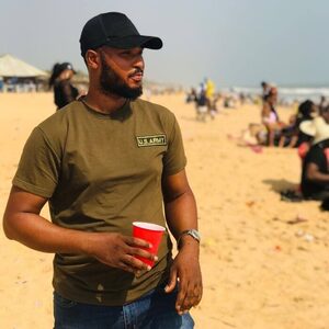 oluwsmit, online dating profile photo