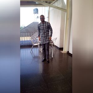 mezy, online dating profile photo