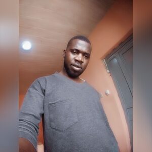 opuayere, online dating profile photo
