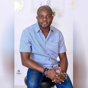 15dozen, online dating profile photo