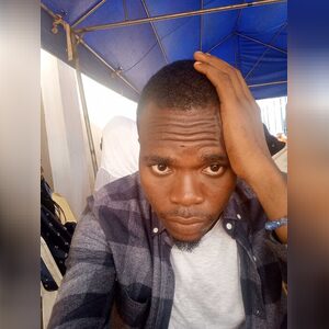 tobiolar, online dating profile photo