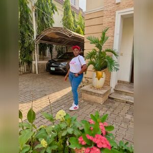 okonta, online dating profile photo