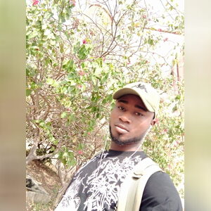 okwori32, online dating profile photo