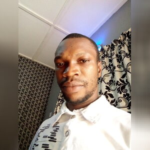 lucky_os, online dating profile photo