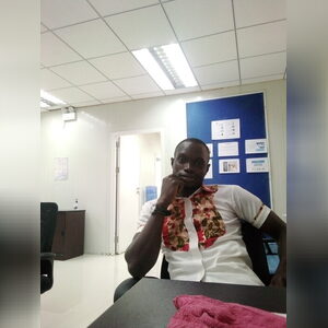 mowalez9, online dating profile photo
