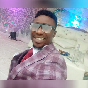 adeyemi4u, online dating profile photo