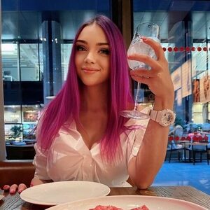 sc874613, online dating profile photo