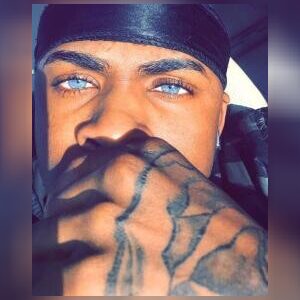 9karma, online dating profile photo