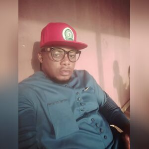 charette, online dating profile photo