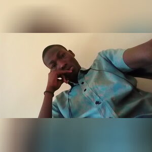 akinadem, online dating profile photo