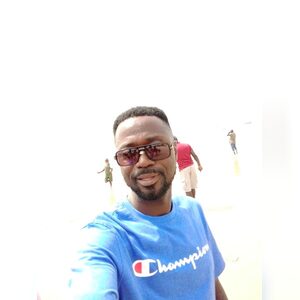 omosebis, online dating profile photo