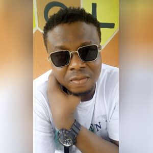 adesbola, online dating profile photo