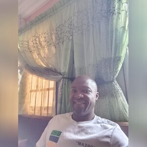 oluwoyer, online dating profile photo
