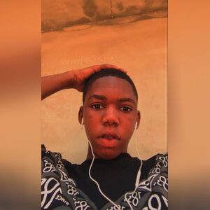 folamile, online dating profile photo
