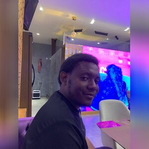 dareibe, online dating profile photo