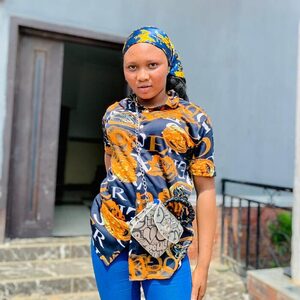 senoorit, online dating profile photo