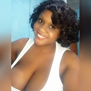 queenchuby, online dating profile photo