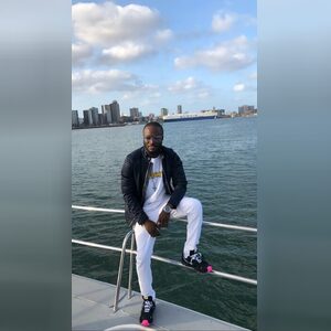 goodlegzy1, online dating profile photo
