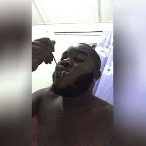 iyobosai, online dating profile photo