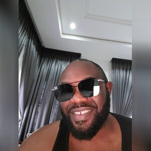 abayo6-, online dating profile photo