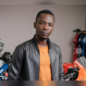 tommi94, online dating profile photo