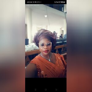 omoby, online dating profile photo