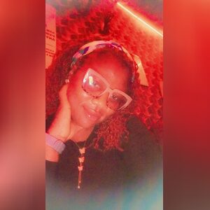 omoby, online dating profile photo