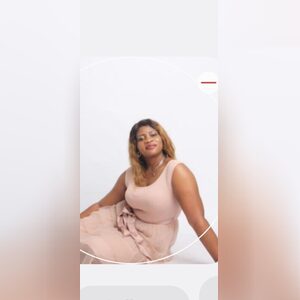 omoby, online dating profile photo