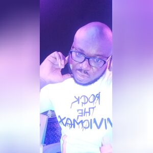 josephtu, online dating profile photo