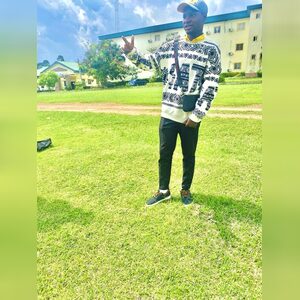 oluwo9, online dating profile photo