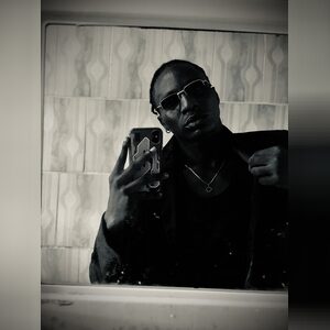 dhivine, online dating profile photo