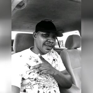 max1, online dating profile photo