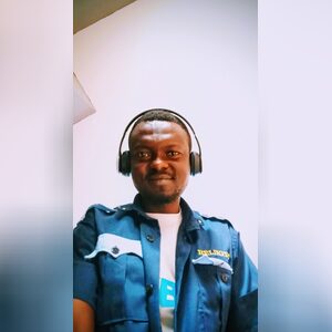 akandepe, online dating profile photo