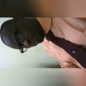 moyegeso, online dating profile photo