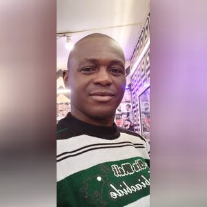 oshoetan, online dating profile photo