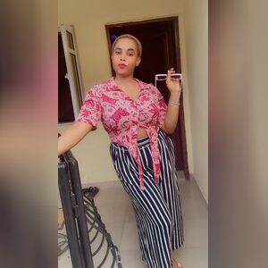 lynn200, online dating profile photo