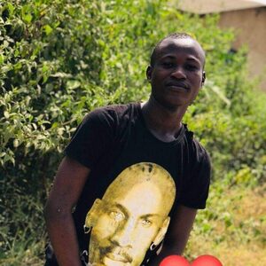 edi, online dating profile photo