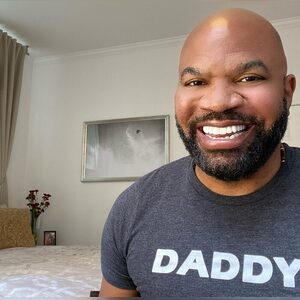 show2881, online dating profile photo