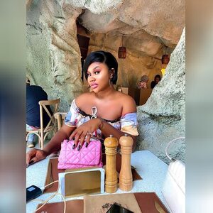 arinola0, online dating profile photo