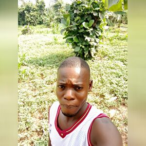 akanolai, online dating profile photo