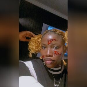 kanyin, online dating profile photo