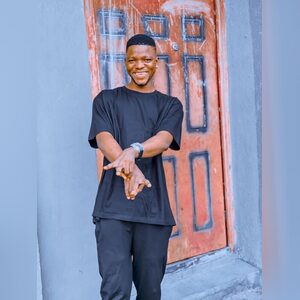 aremu0, online dating profile photo