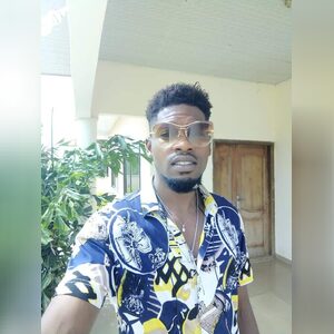 kingcash, online dating profile photo