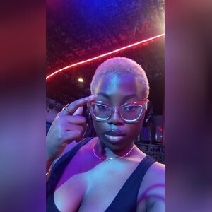 giftj, online dating profile photo