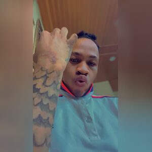 oluwabor, online dating profile photo