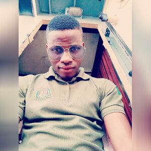 akinzodu, online dating profile photo