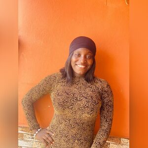 allimary, online dating profile photo