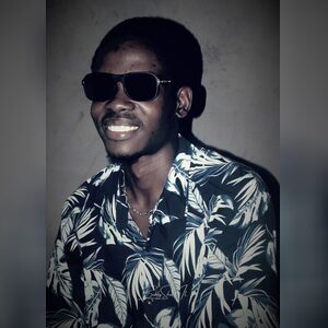 friday_ayo, online dating profile photo